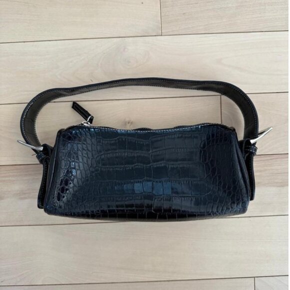 Glossy black croc-embossed patent pleather barrel bag - Picture 2 of 8